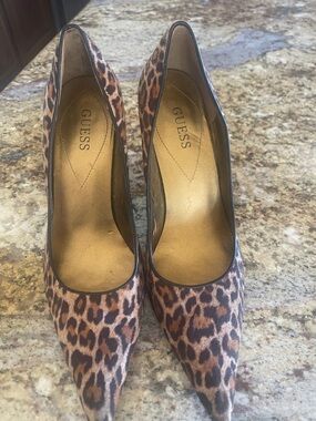 GUESS Leopard-Print Pointed Toe Pumps in Brown and Black